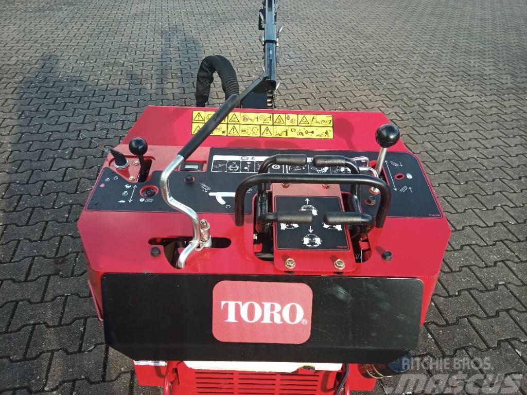 Toro TRX300 Sleuvengravers