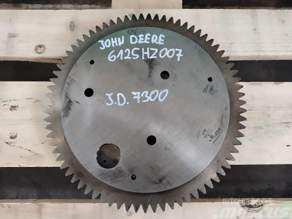 John Deere 6125HZ007  Bearing cup R119157 engine timing gear Motoren