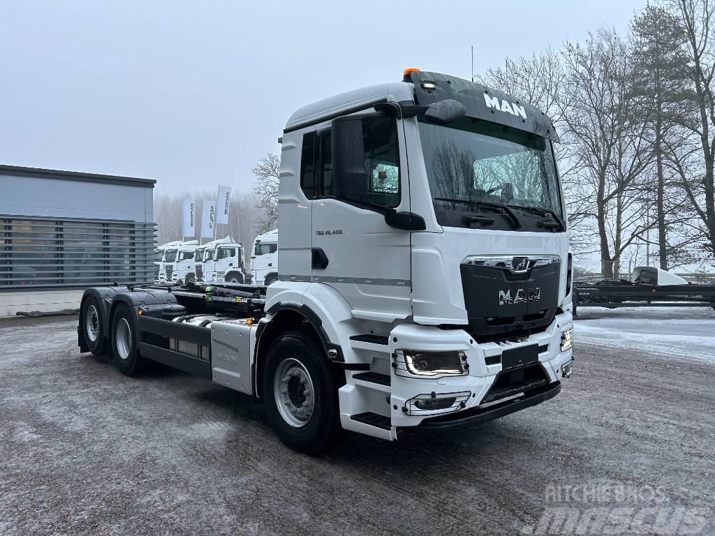 MAN TGS 26.400 6x2-4/BL Piako/Joab koukkulaite Vrachtwagen met containersysteem