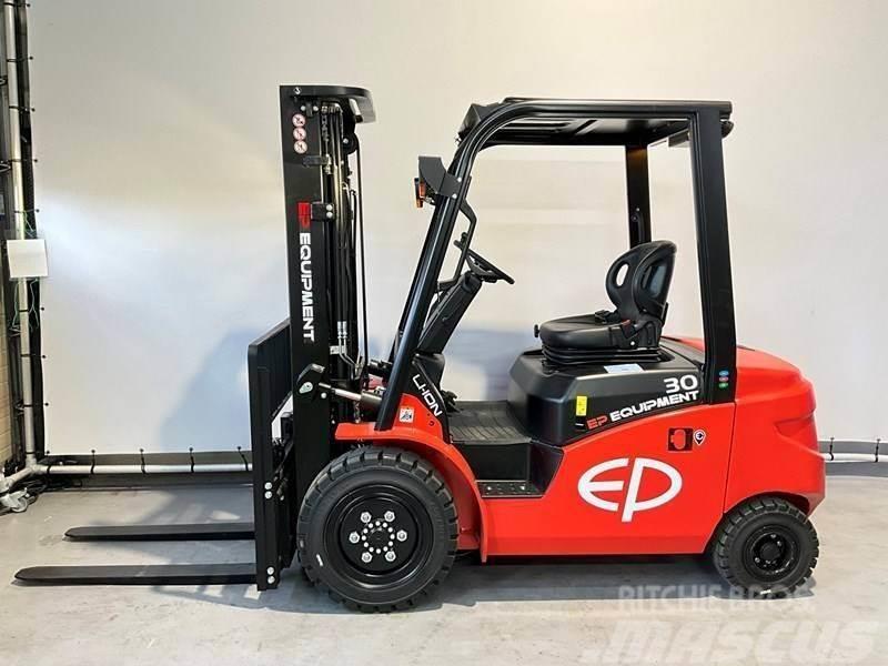 EP EFL303-B met een hefhoogte van 4,8 meter Elektrische heftrucks