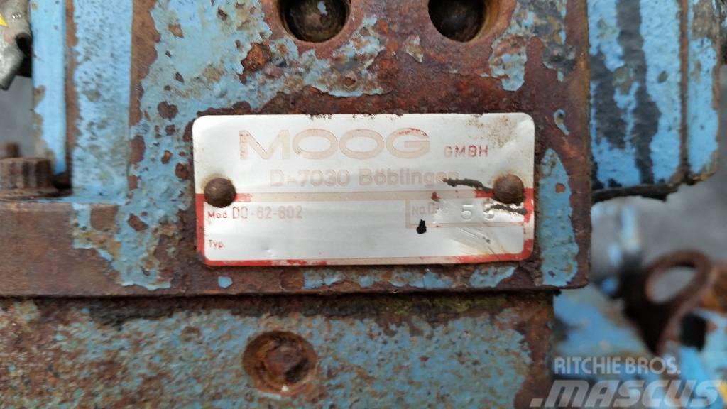  Hydraulic pump Moog DO-62-802 Hydraulics