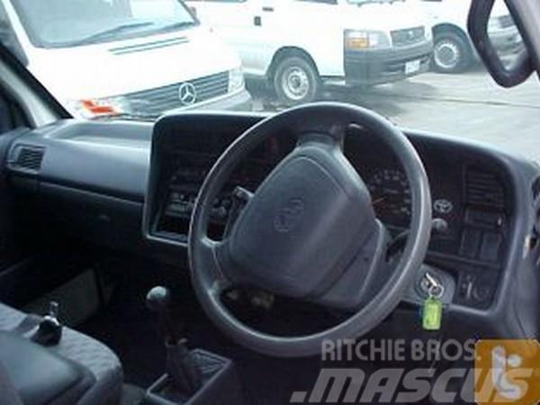 Toyota HIACE RZH103R Gesloten bedrijfswagens