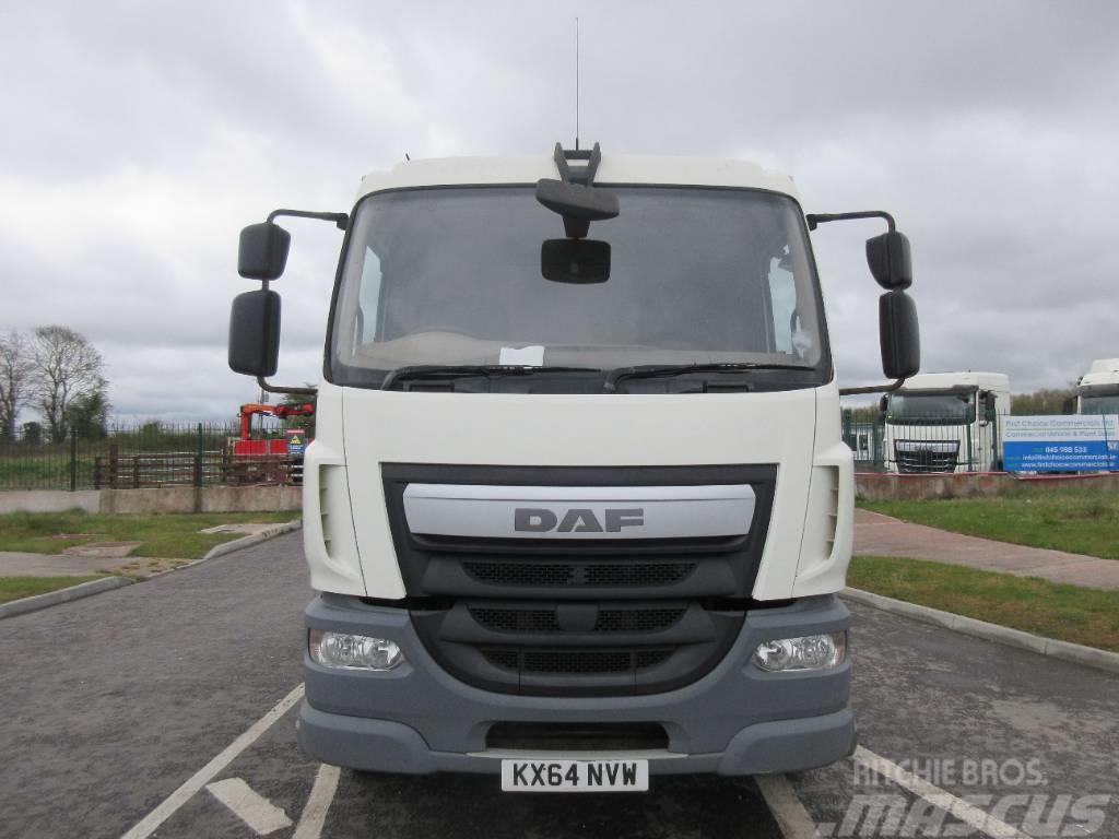 DAF 55.220 Vrachtwagen met vlakke laadvloer en lier