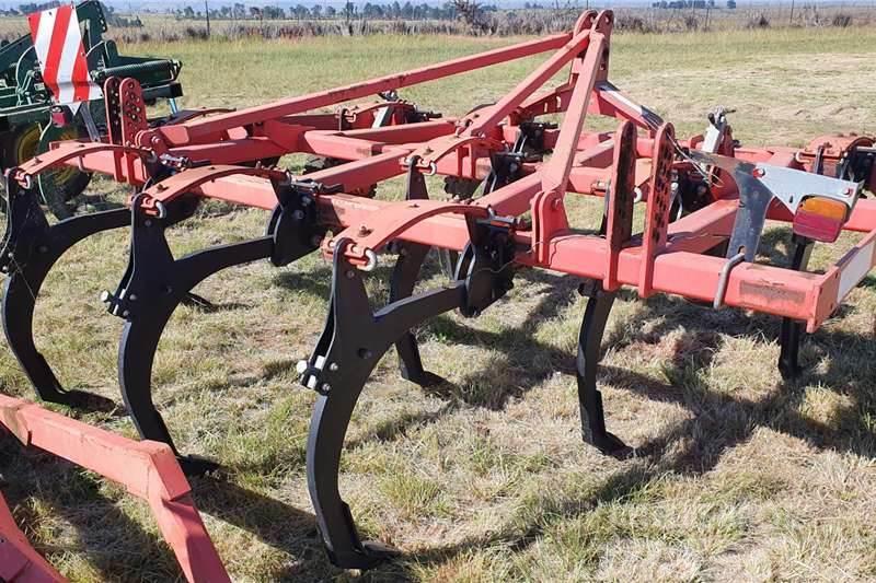 Quivogne S.A.S. 9 tooth Chisel plough Anders