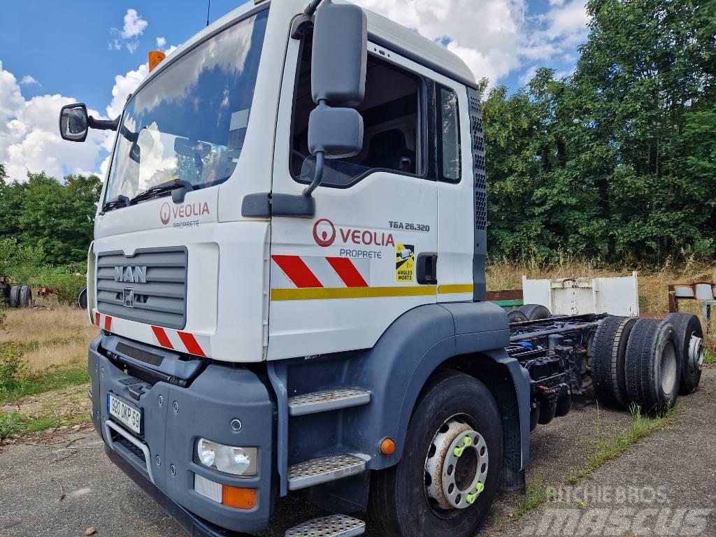 MAN 324.26 Chassis met cabine