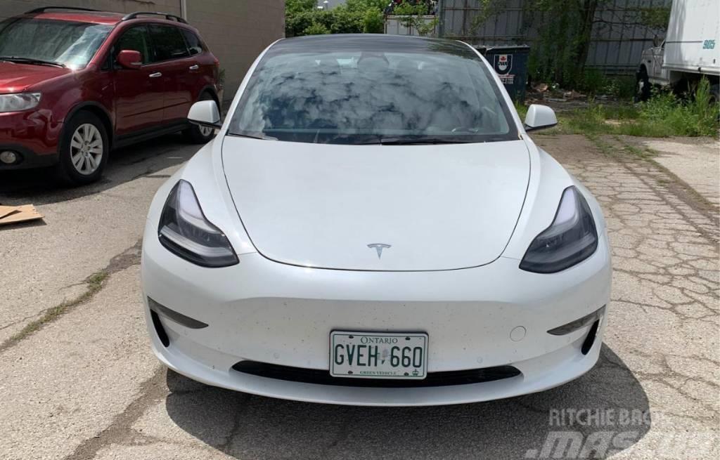 Tesla Model 3 Auto's