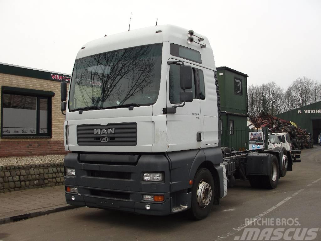 MAN 26.460 6X2 Chassis met cabine