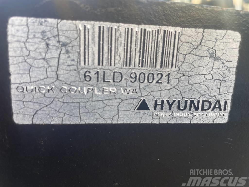 Hyundai Adapter HL757-7 to Volvo L50 - L120 Snelkoppelingen