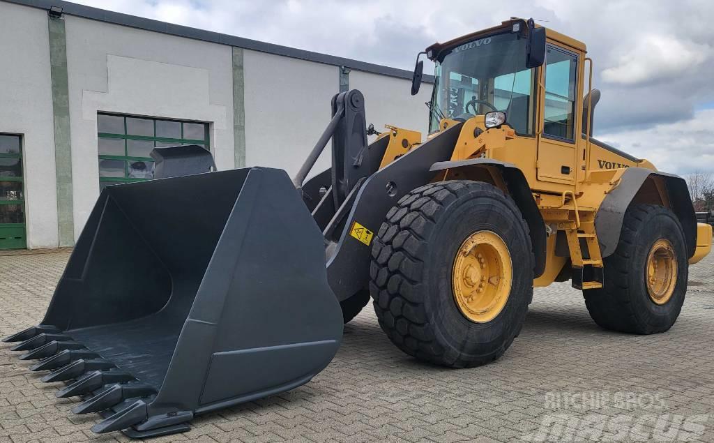 Volvo L 120 E, 40km/h, Waage, excell.cond., Finanzierung Wielladers