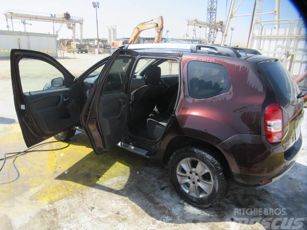 Renault Duster A/T Auto's