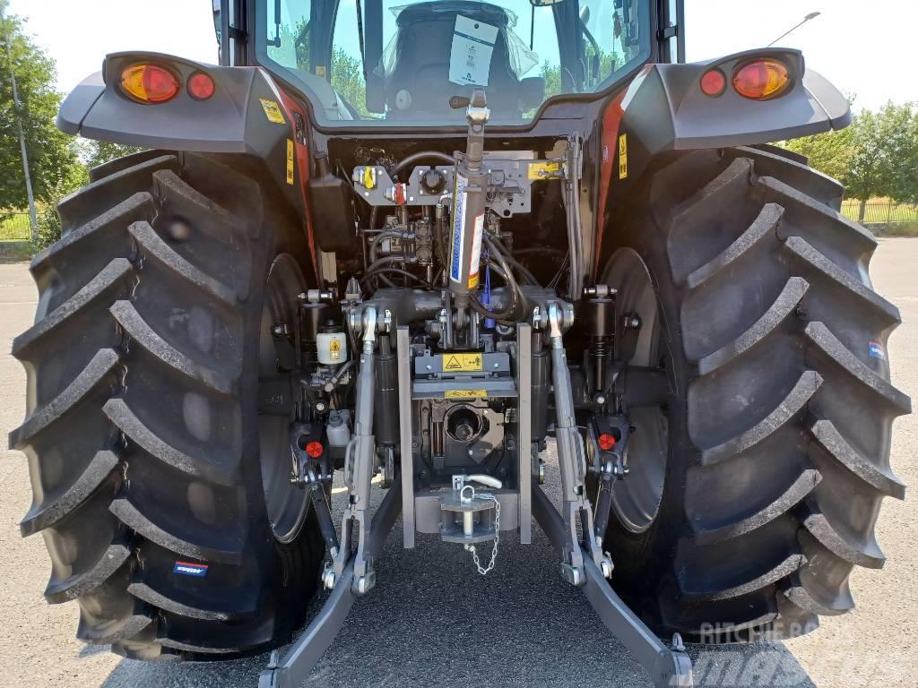 Massey Ferguson 5711 M Tractoren