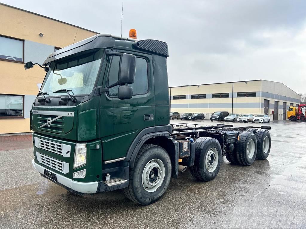 Volvo FM460 8X4 EEV + PTO Chassis met cabine