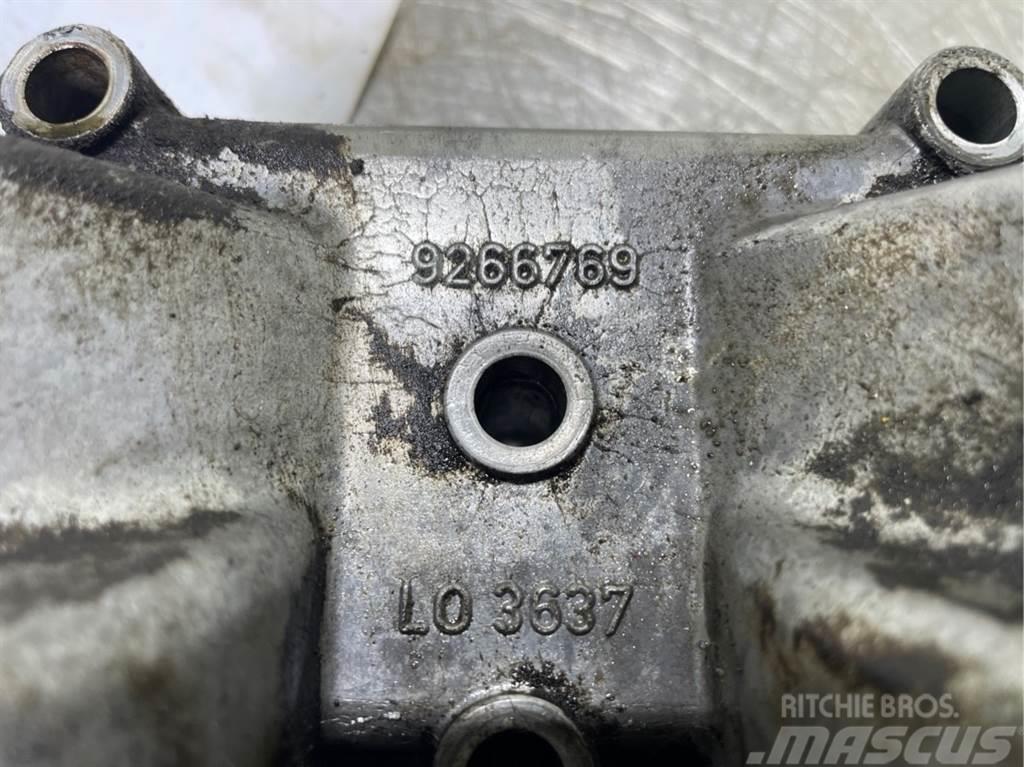 Liebherr L544-9266769-Oil filter bracket/Oelfilterkonsole Motoren