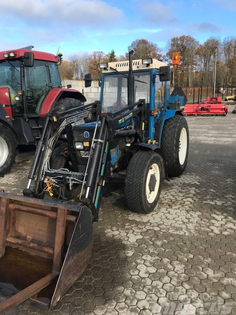 New Holland 3435 med snöredskap Tractoren