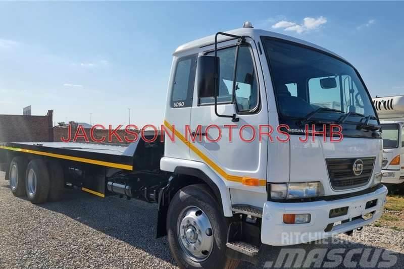 Nissan UD90,6x2 TAG AXLE & TOW TRUCK ENGINEERING ROLLBACK Anders