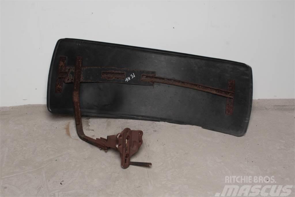 Renault Ares 836 Front Fender Chassis en ophanging
