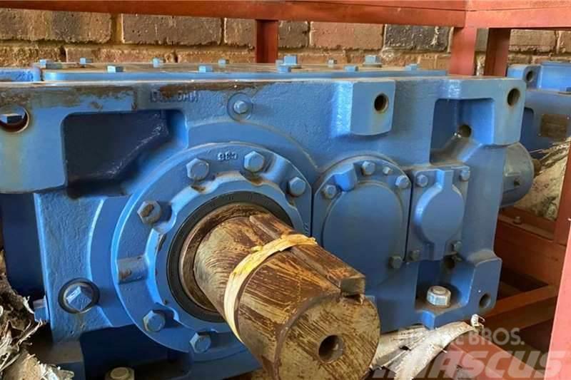 Sumitomo Industrial Gearbox 37kW Ratio 28 to 1 Anders