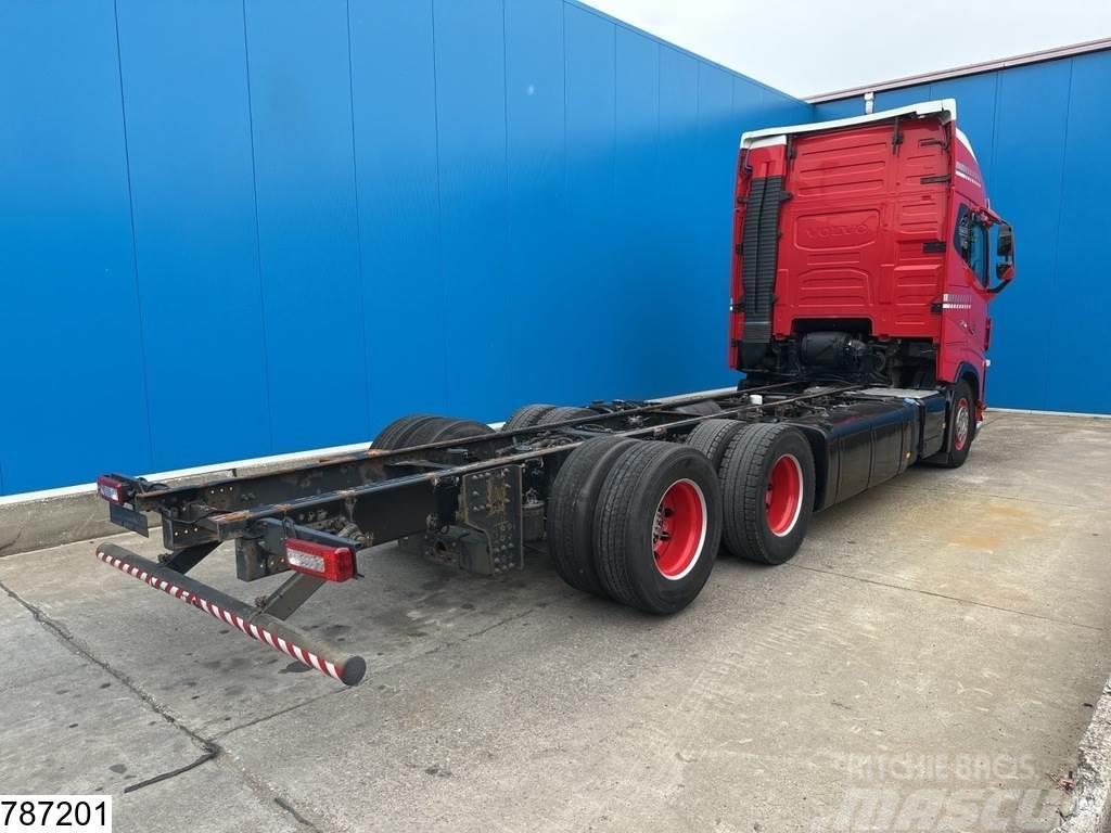 Volvo FH16 750 6x2, EURO 6, Standairco, 2 Units Chassis met cabine