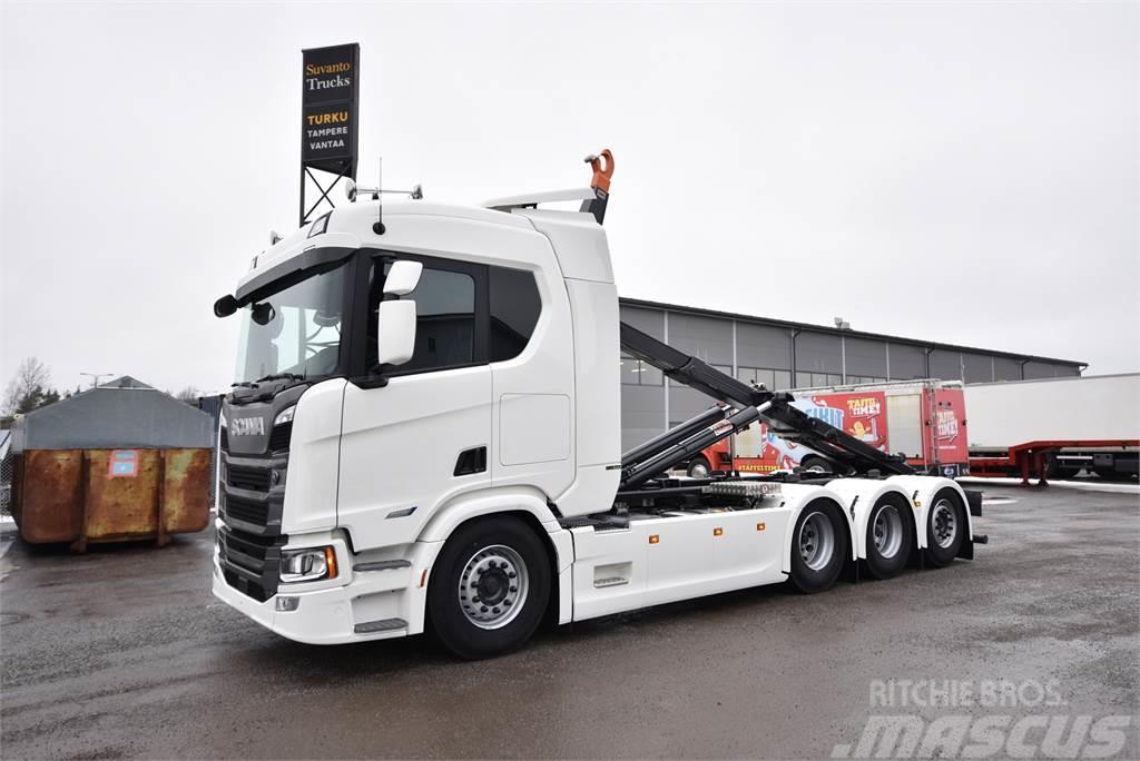 Scania R560 Super 8X4 Vrachtwagen met containersysteem