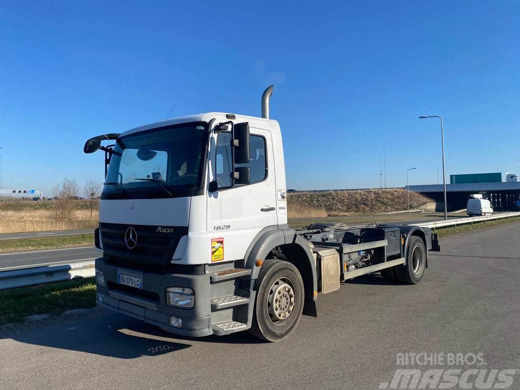 Mercedes-Benz AXOR 1829 4x2 chassis cab Chassis met cabine