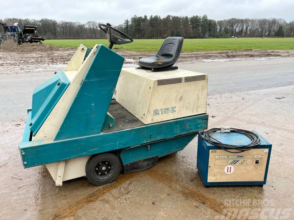 Tennant 215E Sweeper - Good Working Condition Veegmachines