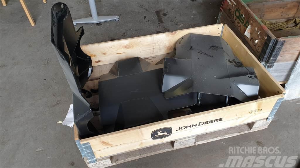 Timberjack / John Deere F005690 Bukskydd Chassis en ophanging