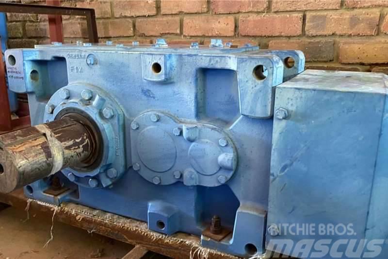 Sumitomo Industrial Gearbox 45kW Ratio 35.5 to 1 Anders