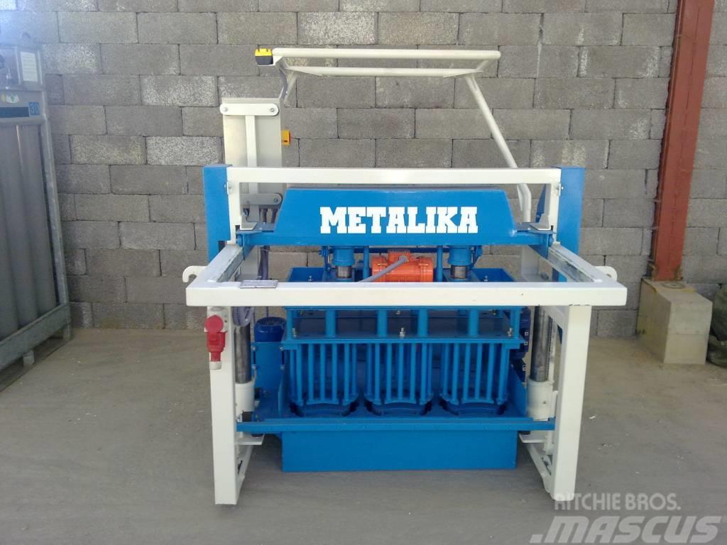 Metalika VP-5 Concrete block making machine Betonsteenmachines