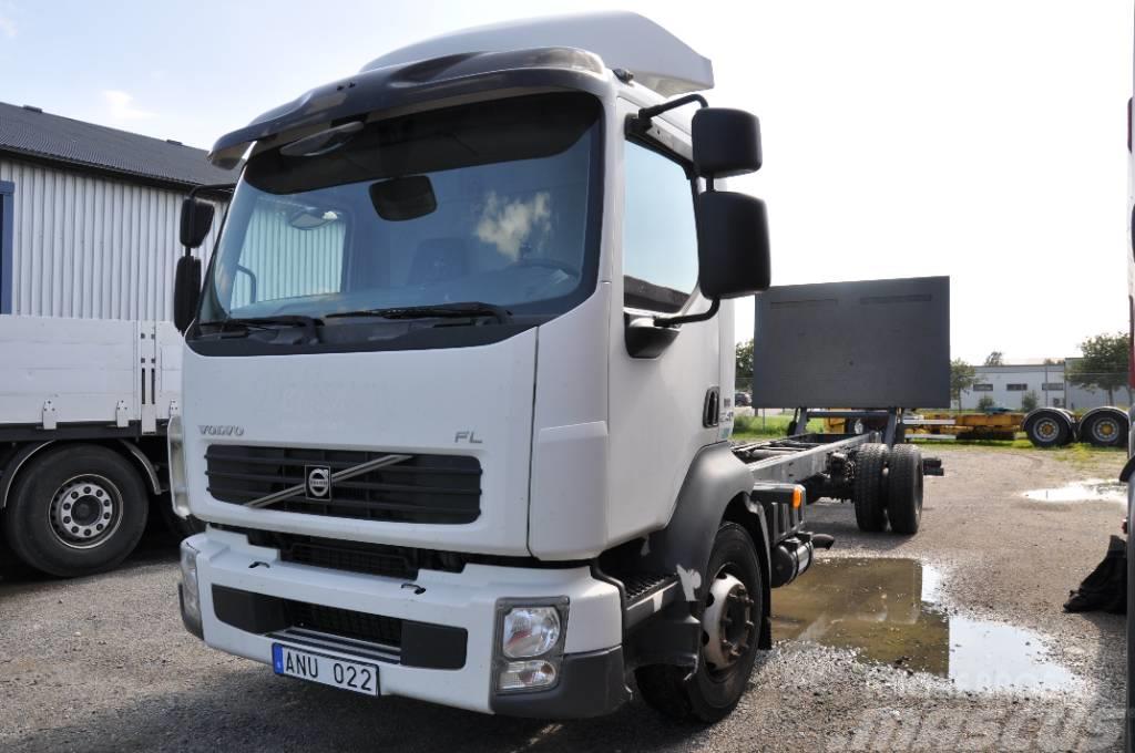 Volvo FL240 4x2 Chassis met cabine