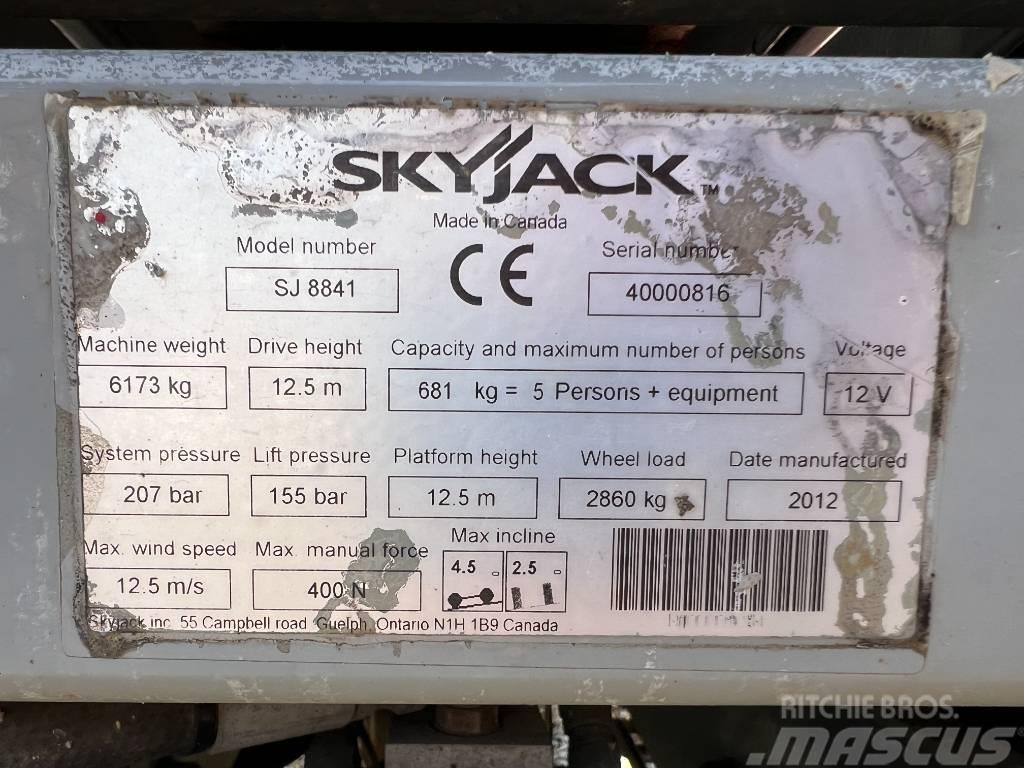 SkyJack SJ 8841 Schaarhoogwerkers