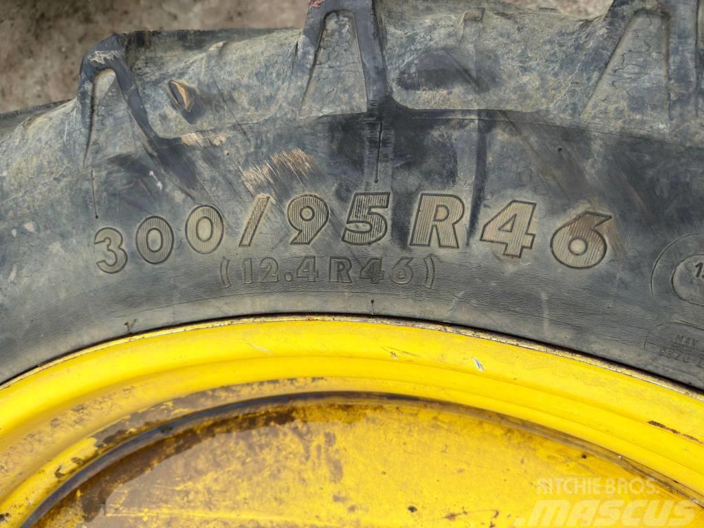 Kleber 300/95 R46 - 320/85 R32 WHEELS Banden, wielen en velgen