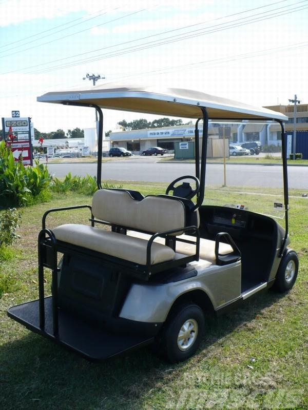  Rental 4-seater people mover Golfkarren / golf carts