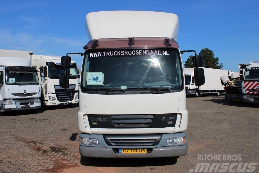DAF LF 45.220 + Euro 5 Chassis met cabine