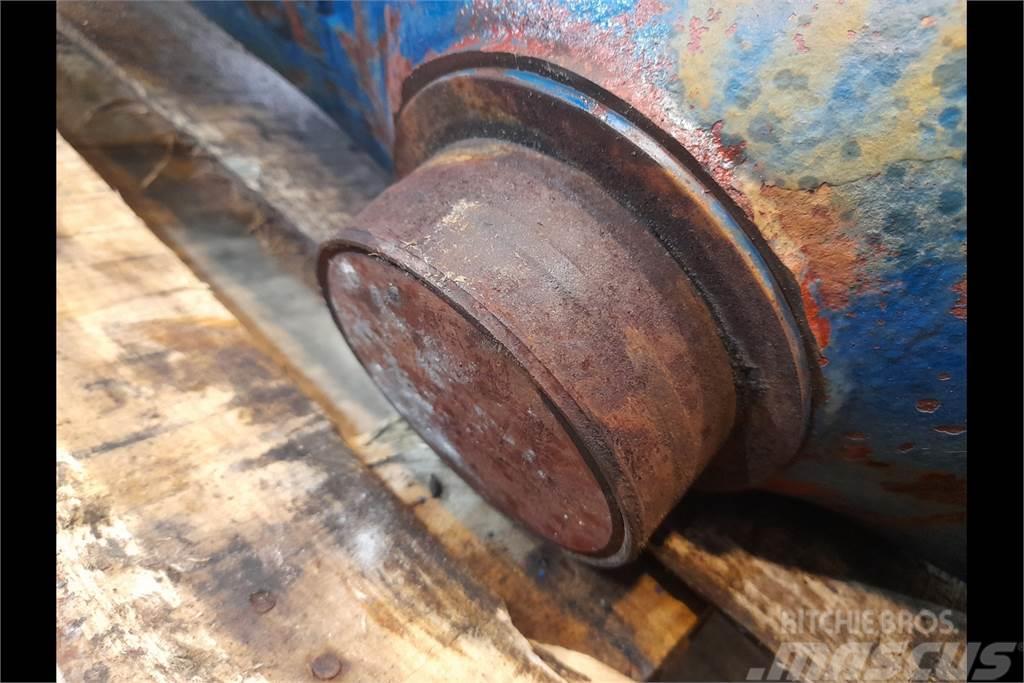 New Holland 8240 Front axle house Transmissie