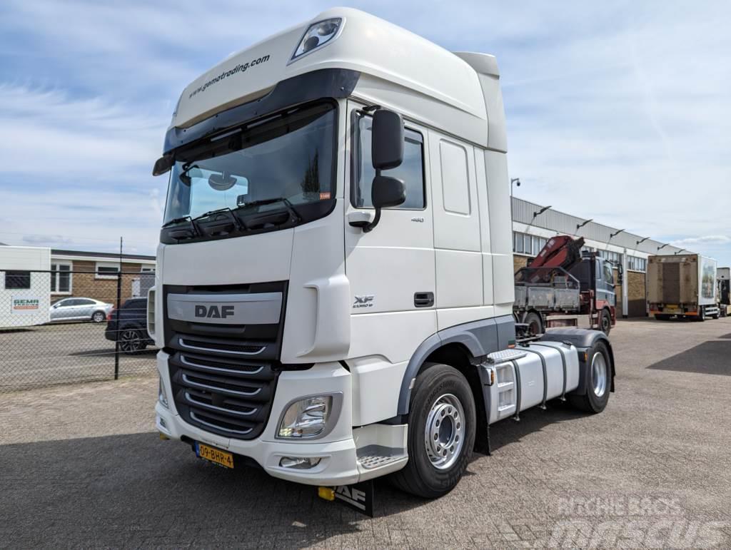 DAF FT XF460 4x2 Superspacecab Euro6 - Double Tanks - Trekkers