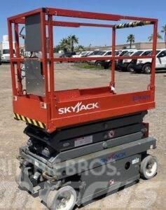 SkyJack SJ3219 Schaarhoogwerkers