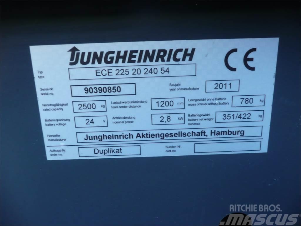 Jungheinrich ECE 225 2400X540mm Orderpicker voor laag niveau