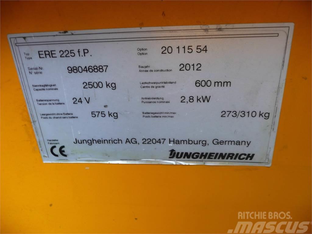 Jungheinrich ERE 225 Pallettruck met meerij platform