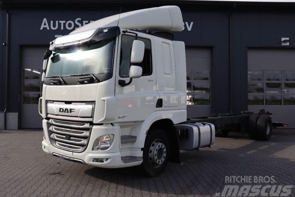 DAF CF 320 4X2 - CHASSIS - 2018 - 316750KM - LAADKLEP Chassis met cabine
