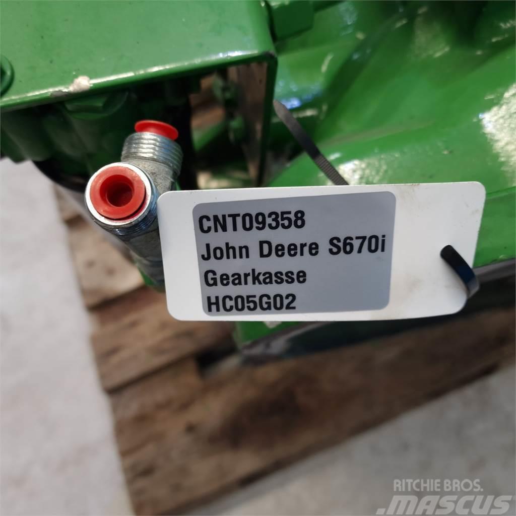 John Deere S670 Transmissie