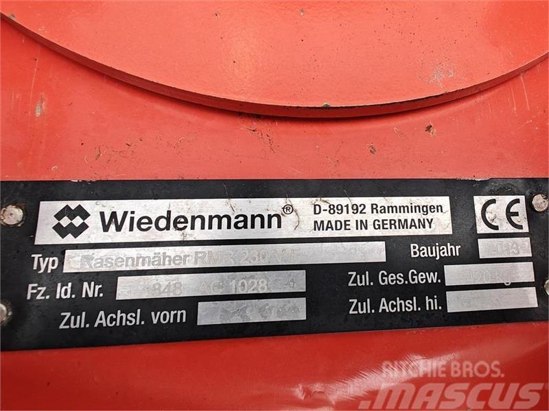  - - -  Wiedemanmann RMR 230 V-F Gemonteerde en gesleepte maaiers
