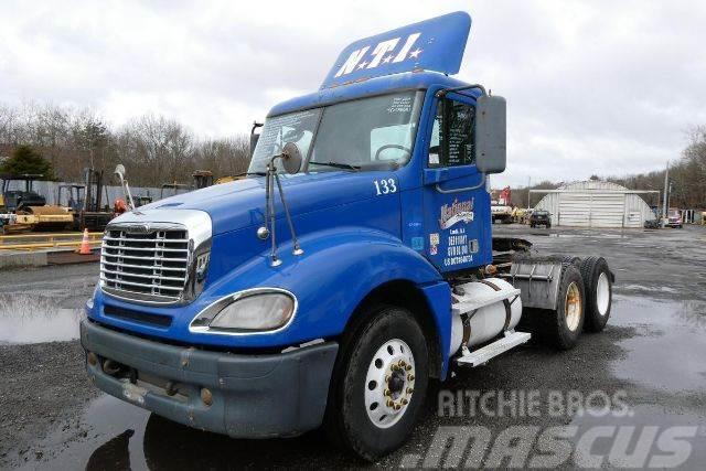 Freightliner CL120 Chassis met cabine