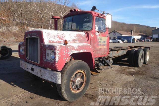 Mack R611 Chassis met cabine