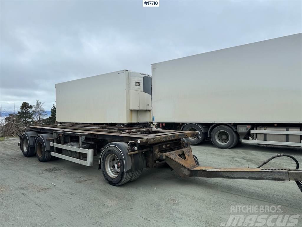 Istrail 3-axle hook trailer w/ tipper Overige opleggers