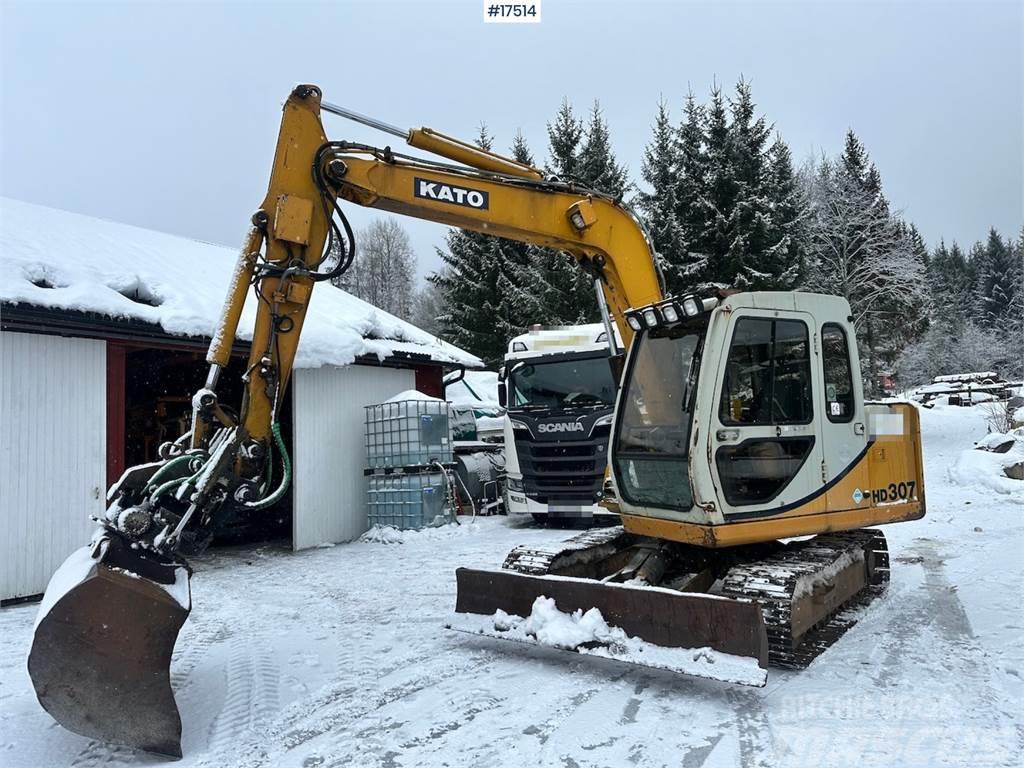 Kato HD-307 Tracked excavator w/ Rototilt and 2 buckets Rupsgraafmachines