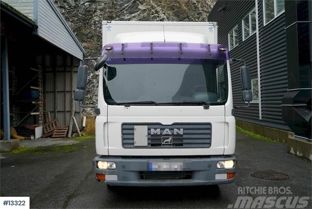 MAN TGL 8.210 Box truck w/ Zepro Lift Bakwagens met gesloten opbouw