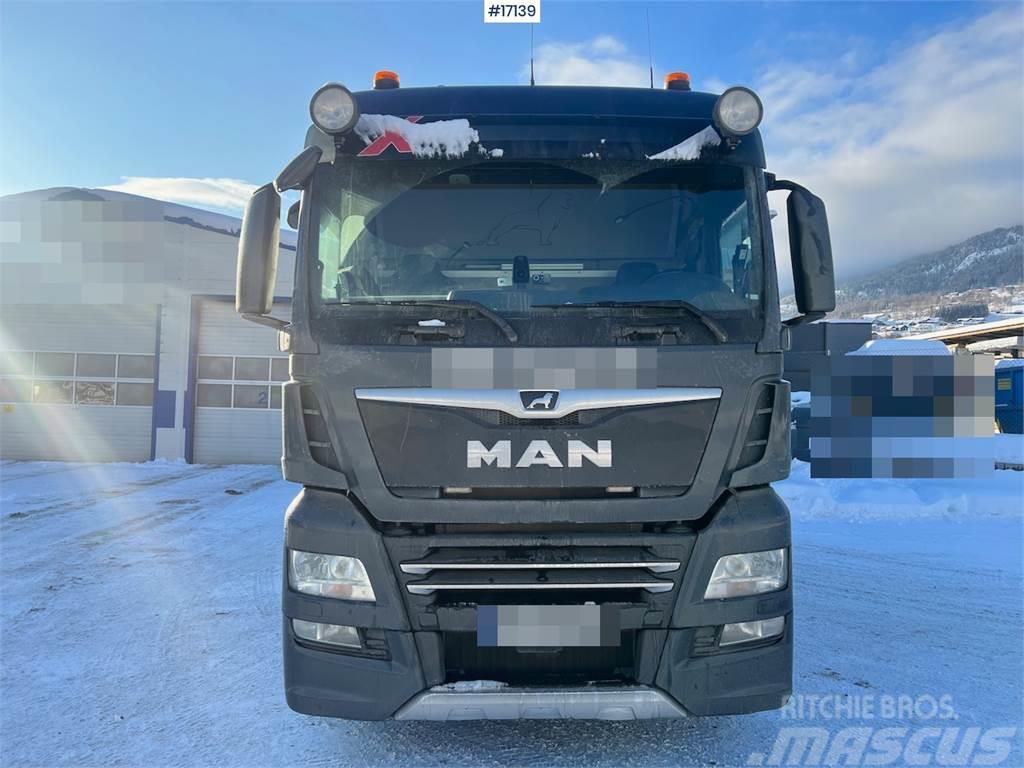 MAN TGX 26.580 6x2 hook truck w/ 20T Multilift hook an Vrachtwagen met containersysteem
