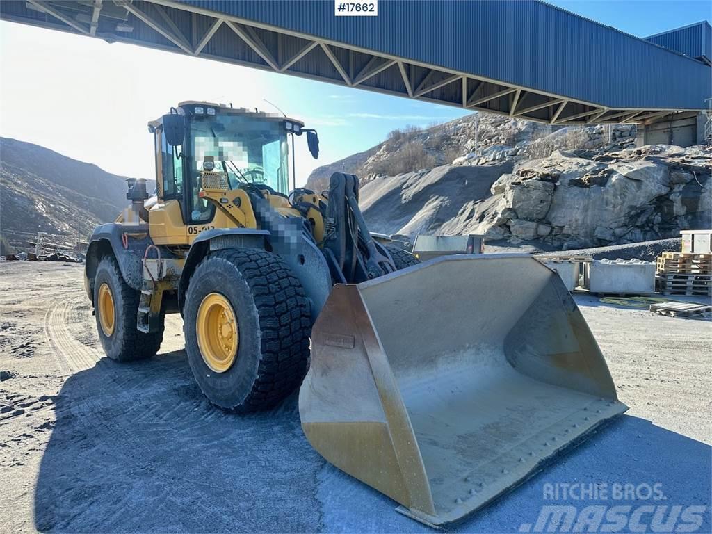 Volvo L110H Wheel loader w/ Bucket and weight. Certified Wielladers