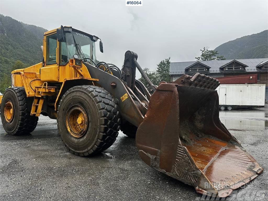 Volvo L180E Wheel Loader w/ Bucket and good tires. Wielladers