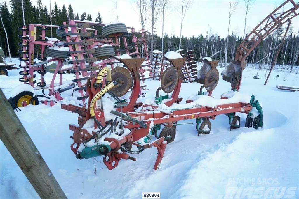 Kverneland Taarup 4032C PLOW WITH CUTTERS Anders